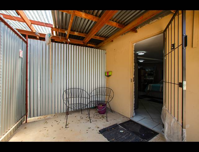 6 BEDROOM FREEHOLD FOR SALE IN HEIDELBERG CENTRAL